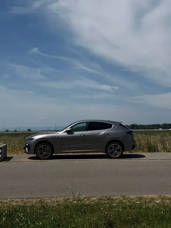 Gebraucht Maserati Levante 430 PS (316 kW) 2021 Grau SUV