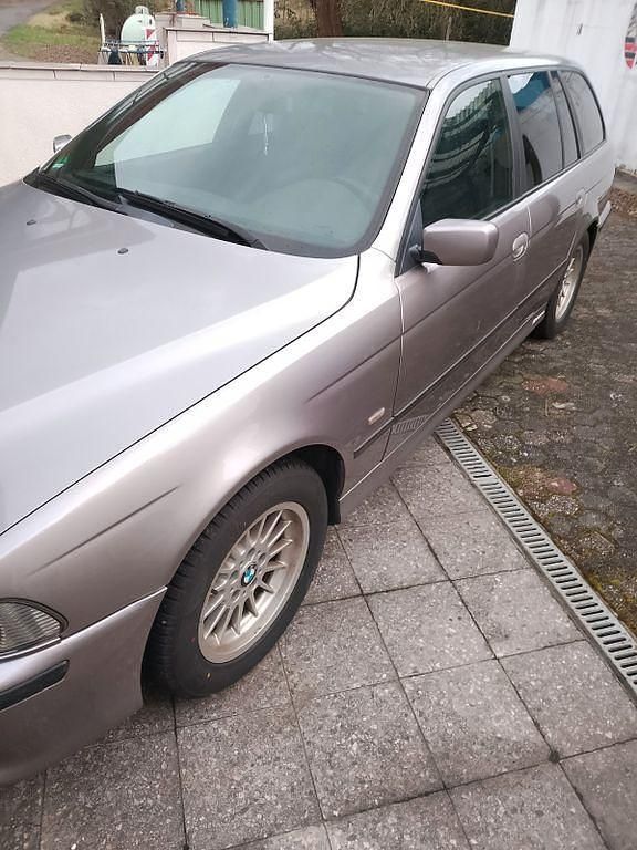 Gebraucht BMW 520 150 PS (110 kW) 1998 Grau Kombi