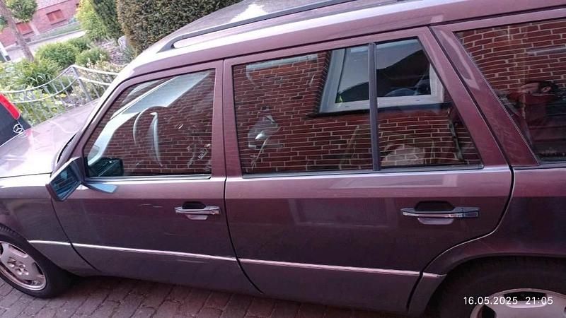 Brugt Mercedes E220 150 HK (110 kW) 1992 Brun Stationcar