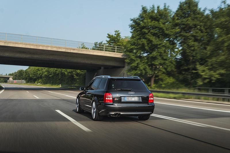 Usata Audi RS4 400 CV (294 kW) 2001 Nero Station wagon