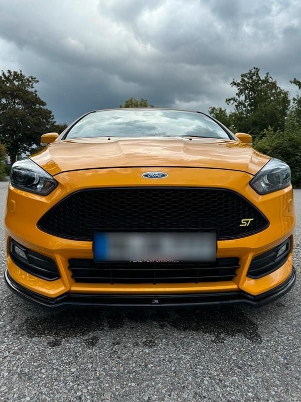 Gebraucht Ford Focus ST 250 PS (183 kW) 2017 Gelb Limousine
