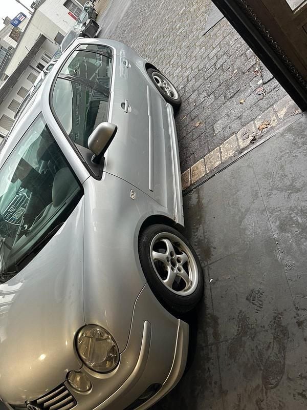 Silber Gebraucht 2002 VW Polo Kleinwagen | 1.450 € (Guter Preis) - Bild 1/4