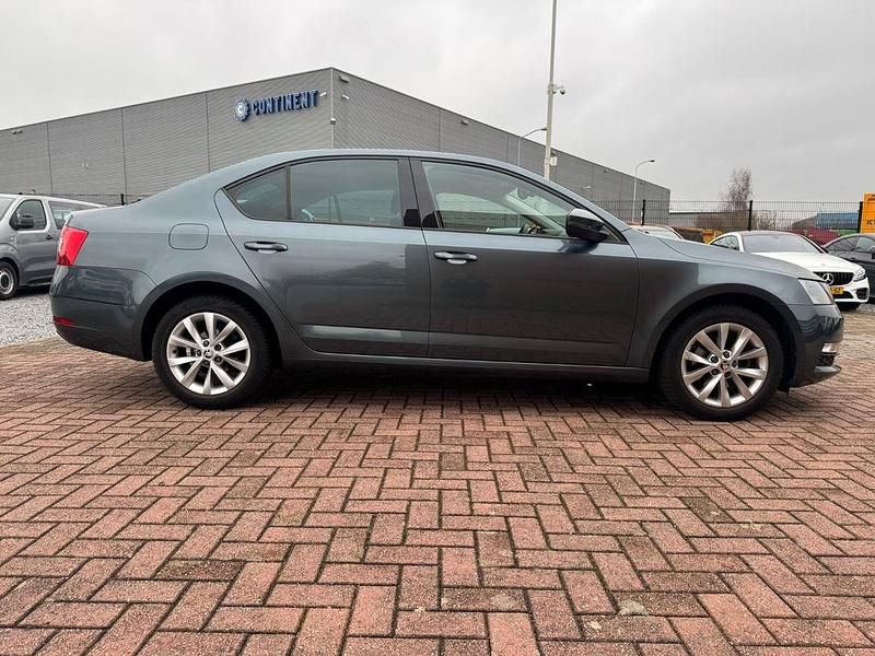 Gebraucht Skoda Octavia 116 PS (85 kW) 2019 Grau Limousine