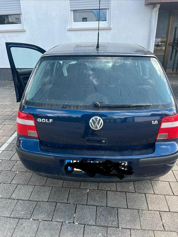 Gebraucht VW Golf IV 105 PS (77 kW) 2002 Blau Kleinwagen
