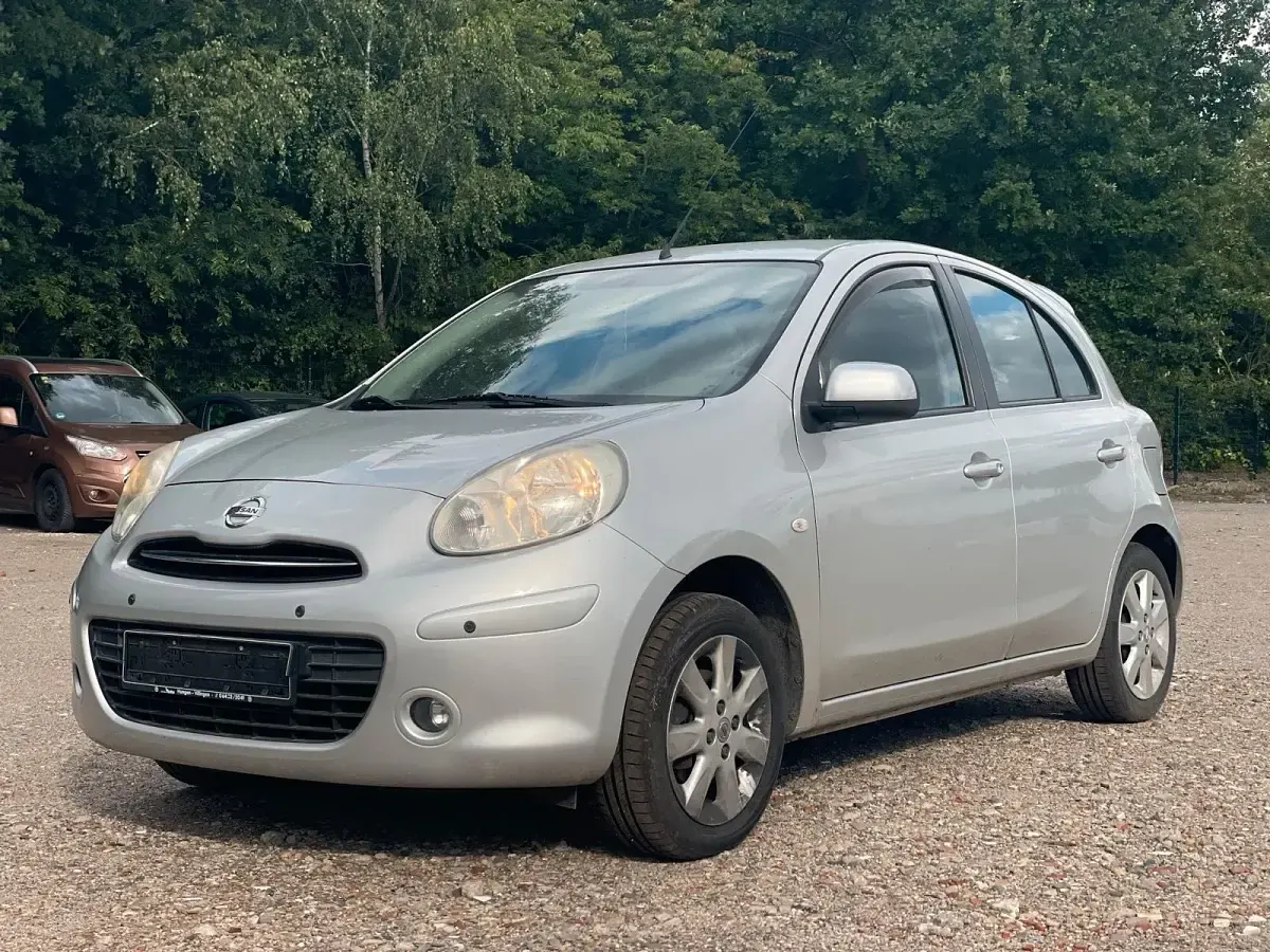 Gebraucht Nissan Micra Acenta 80 PS (58 kW) 2013 Silber Kleinwagen