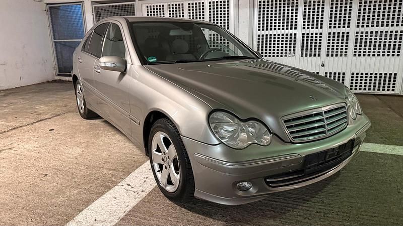 Gebraucht Mercedes C200 Elegance 122 PS (89 kW) 2005 Grau Limousine