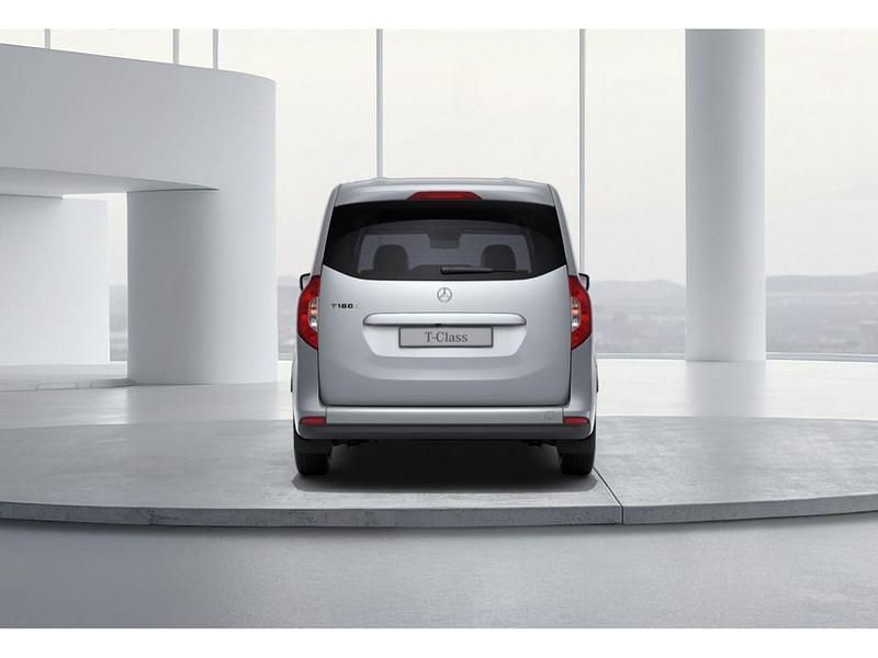 Gebraucht Mercedes T180 85 PS (62 kW) 2022 Helvinsilber metallic Van / Kleinbus