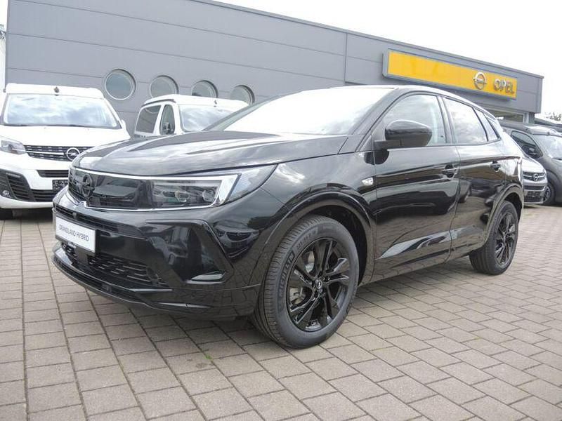 Diamant schwarz metallic (metallic) Gebraucht 2024 Opel Grandland X SUV | 35.900 € (Teuer) - Bild 1/4