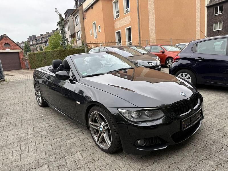 Schwarz Gebraucht 2014 BMW 320 Cabriolet Comfort Edition Cabrio | 13.000 € (Guter Preis) - Bild 1/4