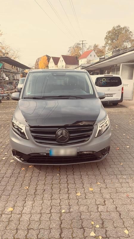 Schwarz Gebraucht 2021 Mercedes Vito Van / Kleinbus | 33.650 € (Superpreis) - Bild 1/4