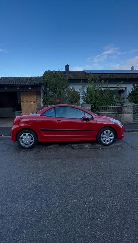 Rot Gebraucht 2009 Peugeot 207 CC Cabrio | 1.700 € (Superpreis) - Bild 1/4