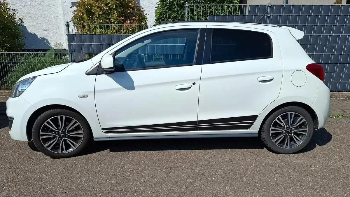 Gebraucht Mitsubishi Space Star 71 PS (52 kW) 2017 Weiß Kleinwagen