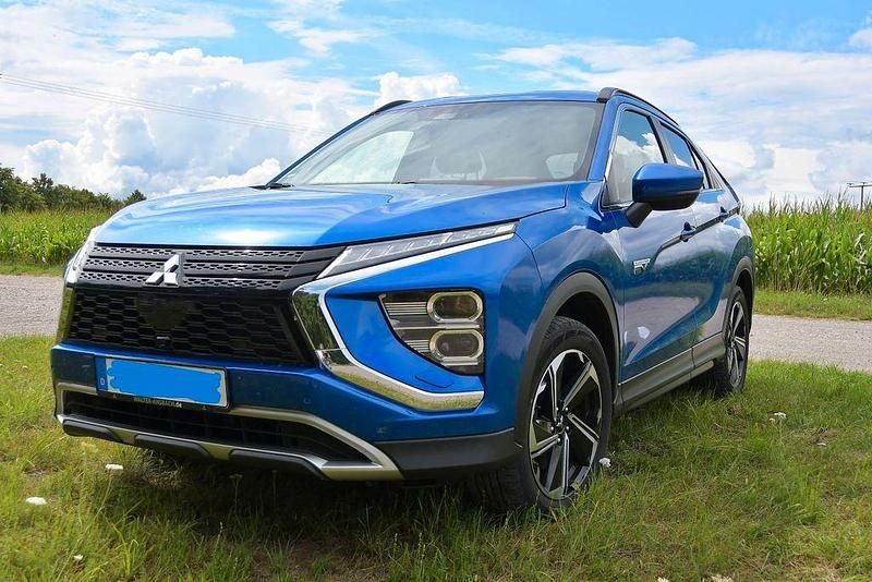 Blau Gebraucht 2022 Mitsubishi Eclipse Cross Plus SUV | 19.876 € (Superpreis) - Bild 1/4