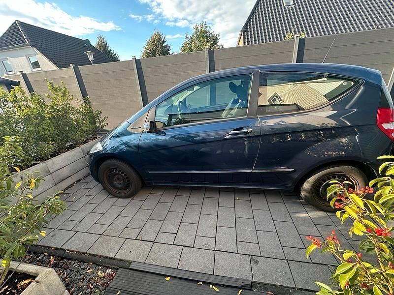 Blau Gebraucht 2006 Mercedes A150 Elegance Kleinwagen | 850 € (Superpreis) - Bild 1/4