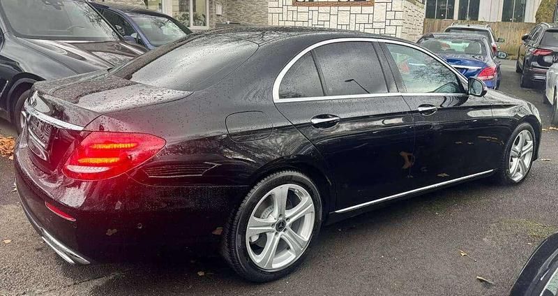 Gebraucht Mercedes E350 Avantgarde 258 PS (189 kW) 2017 Schwarz Limousine