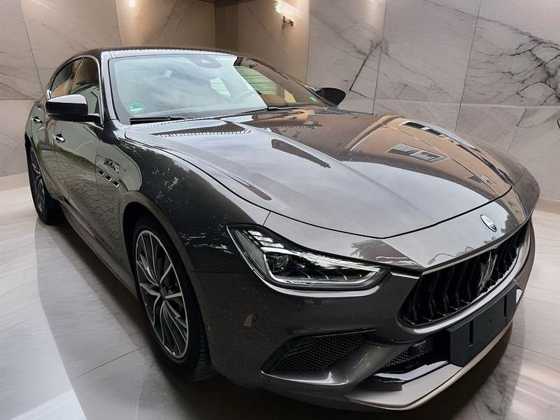 Schwarz Gebraucht 2022 Maserati Ghibli Coupé | 57.600 € - Bild 1/4