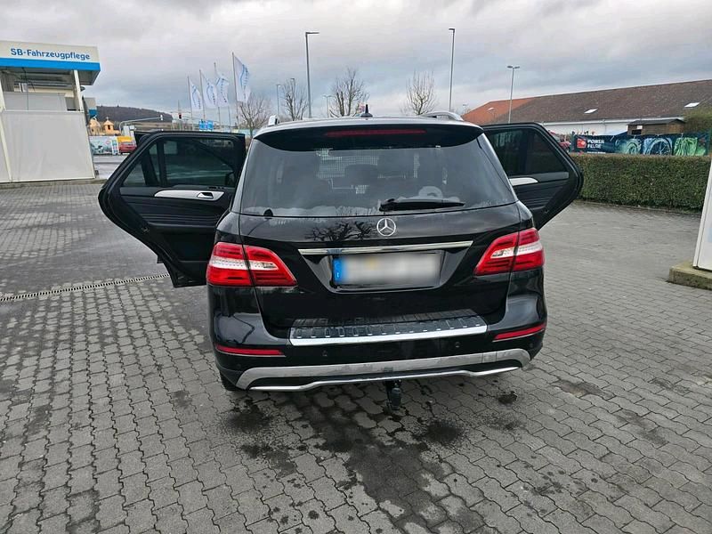 Gebraucht Mercedes ML350 258 PS (189 kW) 2013 Schwarz SUV