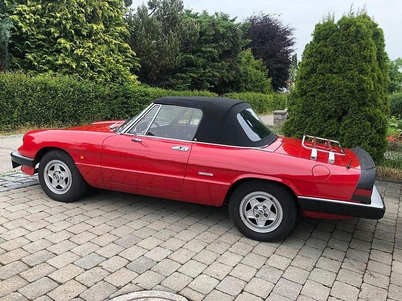 Rot Gebraucht 1989 Alfa Romeo Spider Cabrio | 18.500 € - Bild 1/4