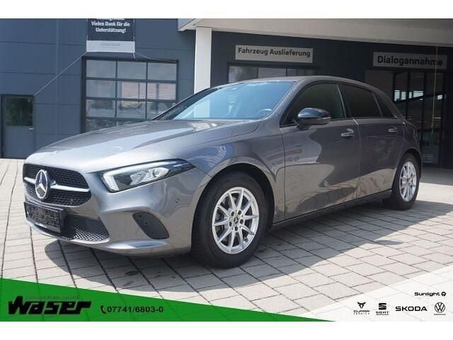 Grau Gebraucht 2018 Mercedes A200 Progressive Limousine | 21.990 € (Fairer Preis) - Bild 1/4