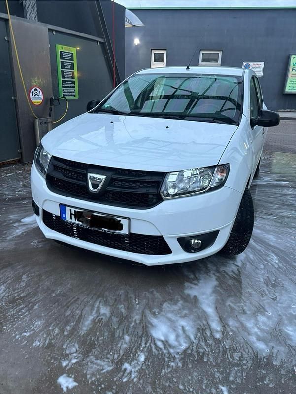 Weiß Gebraucht 2016 Dacia Sandero Kleinwagen | 2.800 € (Superpreis) - Bild 1/4