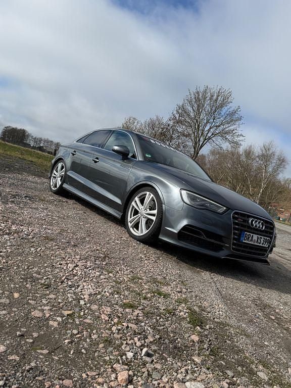 Gebraucht Audi S3 Ambiente 300 PS (220 kW) 2014 Grau Limousine