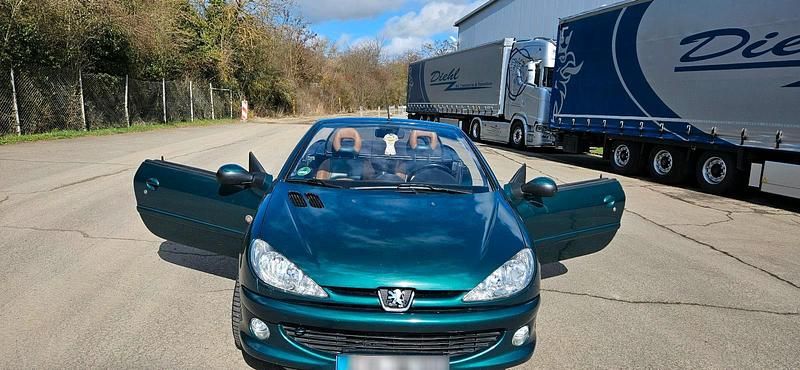 Gebraucht Peugeot 206 CC 80 PS (58 kW) 2000 Grün Cabrio