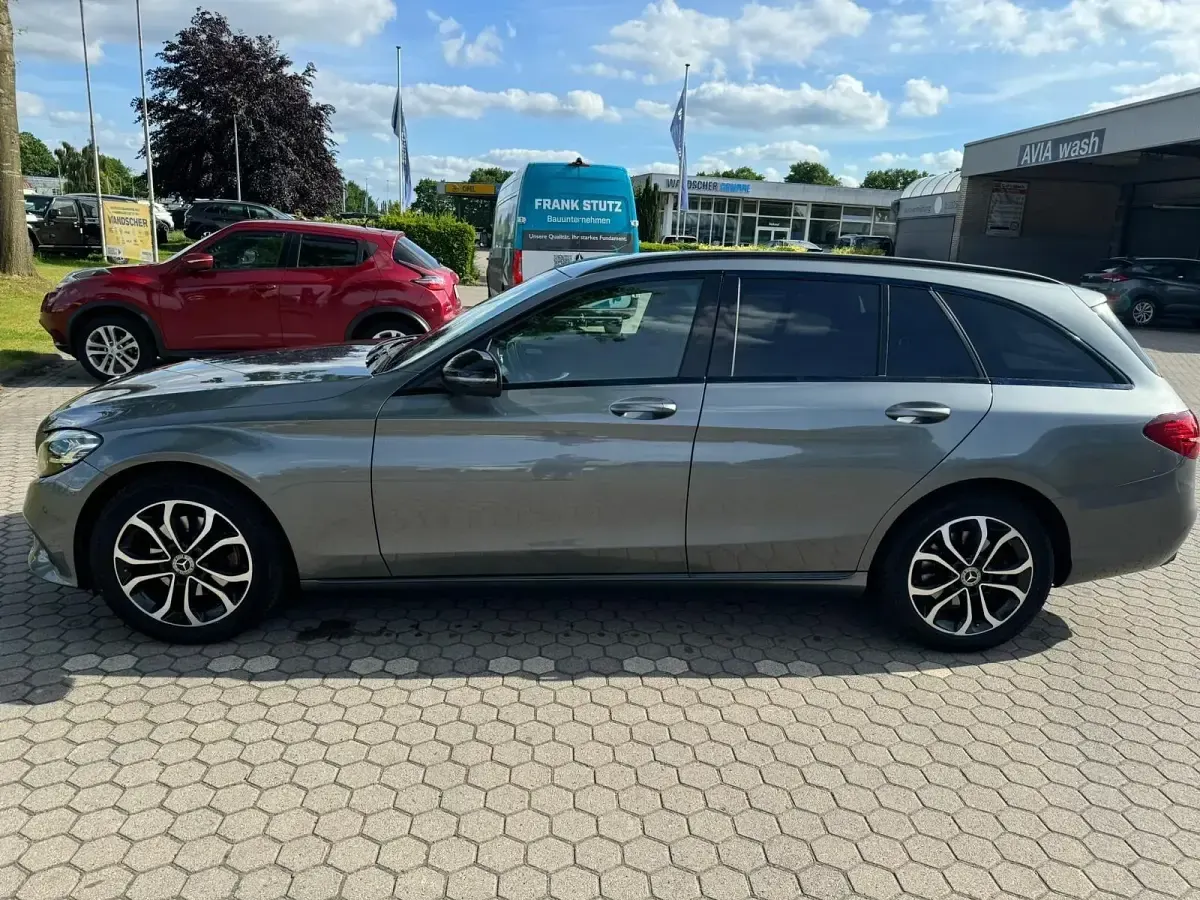 Gebraucht Mercedes C220 194 PS (142 kW) 2021 Silber Kombi