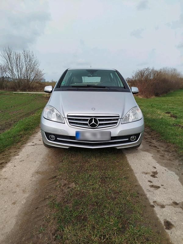 Gebraucht Mercedes A200 140 PS (102 kW) 2009 Silber Kleinwagen