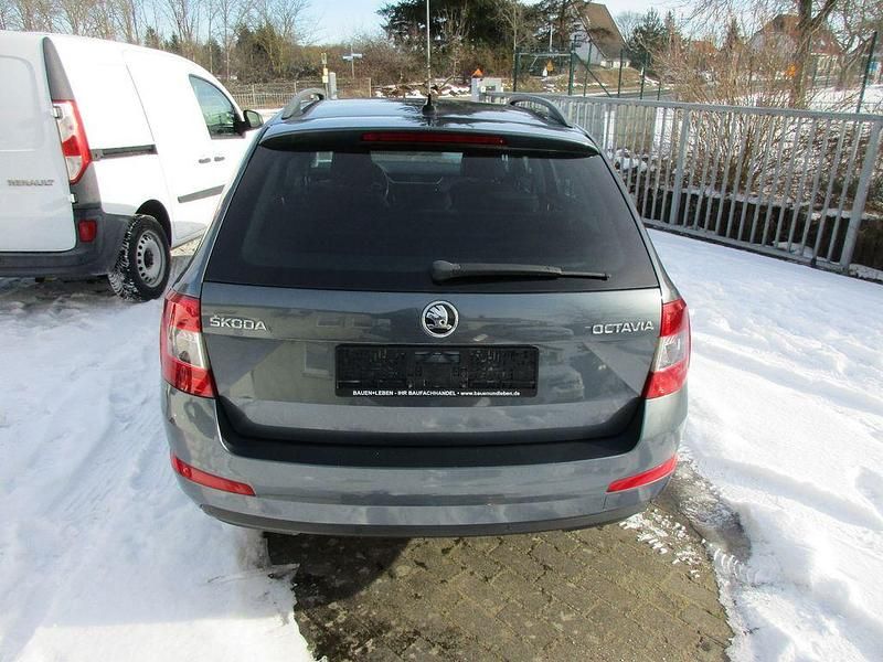 Gebraucht Skoda Octavia Joy 150 PS (110 kW) 2016 Grau Kombi