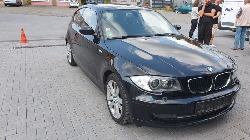 Gebraucht BMW 118 143 PS (105 kW) 2009 Schwarz Kleinwagen