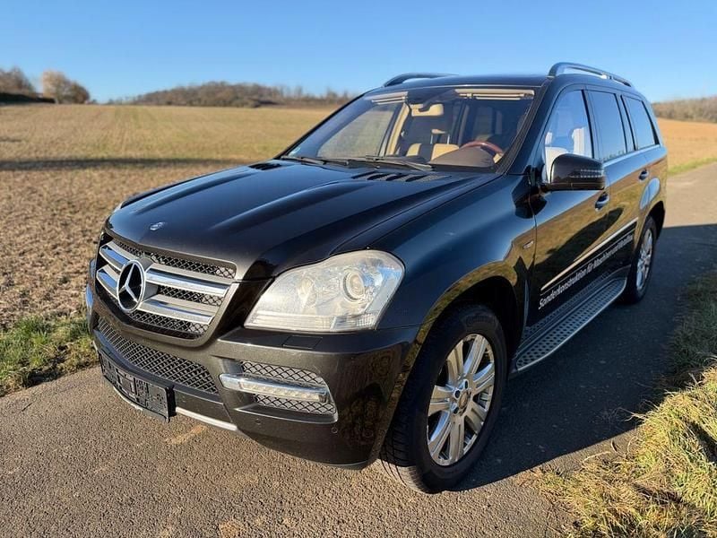 Braun Gebraucht 2011 Mercedes GL350 SUV | 11.800 € - Bild 1/4