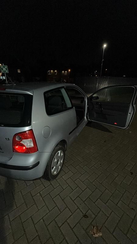 Gebraucht VW Polo 63 PS (46 kW) 2003 Silber Kleinwagen