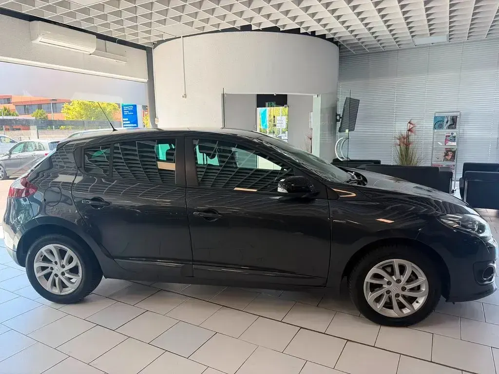 Gebraucht Renault Mégane III LIMITED 116 PS (85 kW) 2015 Grau Limousine