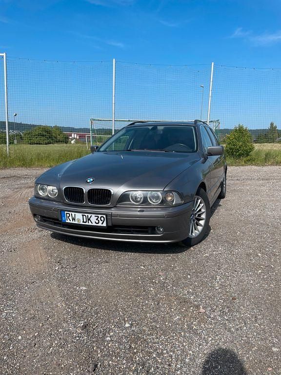 Silber Gebraucht 2004 BMW 530 Kombi | 5.200 € (Fairer Preis) - Bild 1/4