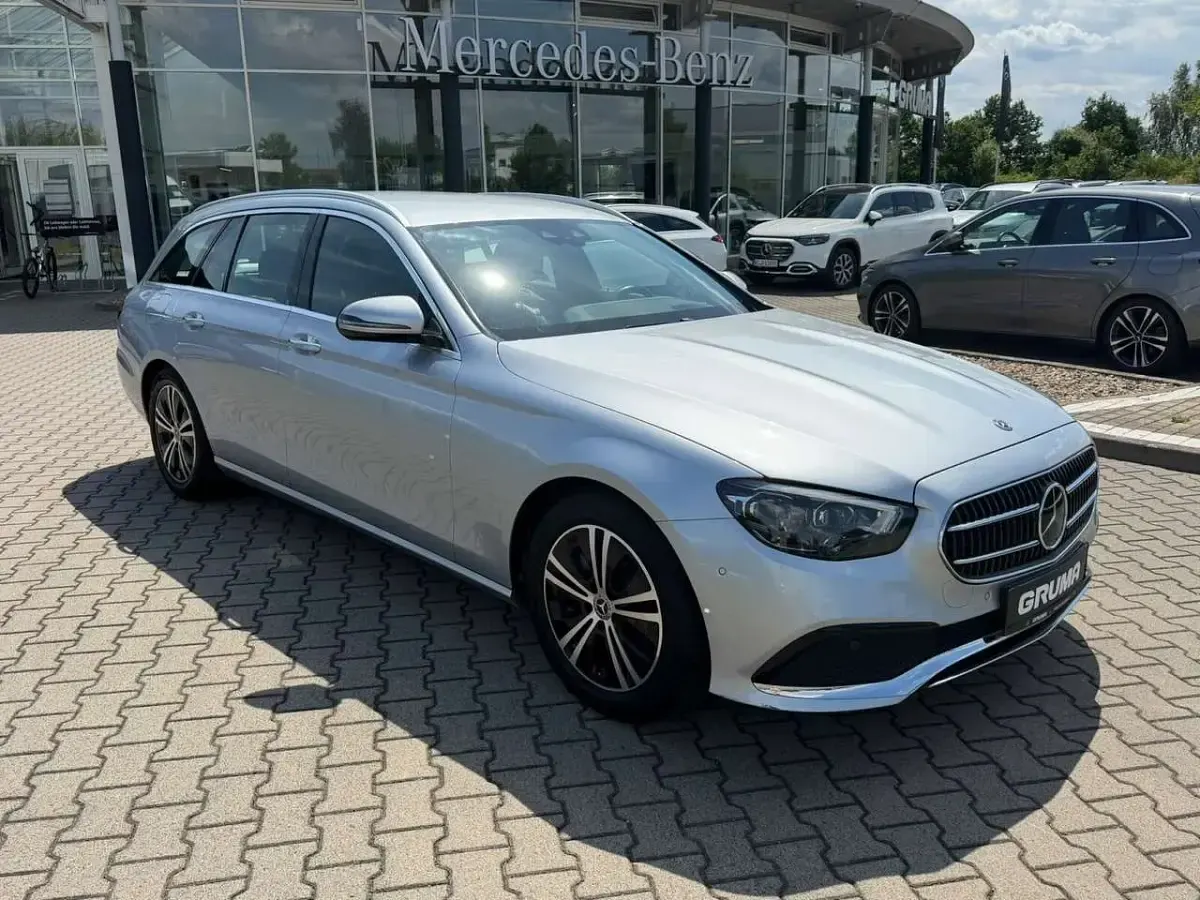 Gebraucht Mercedes E200 Avantgarde 197 PS (144 kW) 2020 Hightechsilber Kombi