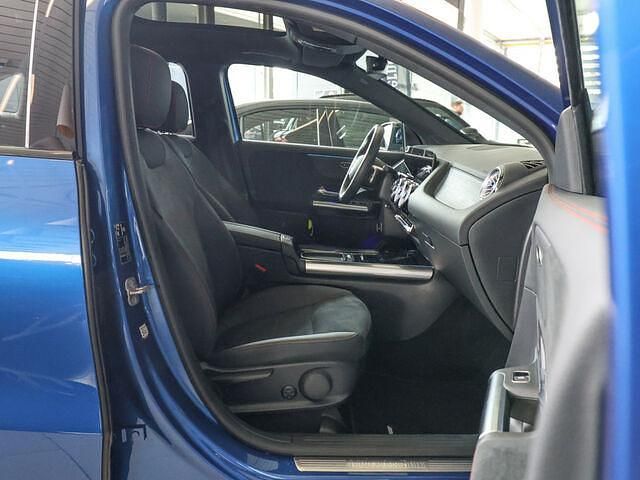 Gebraucht Mercedes GLA220 AMG 190 PS (139 kW) 2023 Blau / spektralblau (metallic) SUV