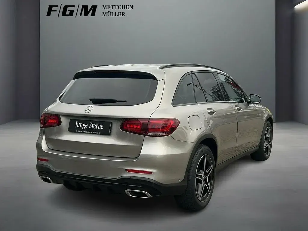 Gebraucht Mercedes GLC220 AMG line 194 PS (142 kW) 2022 Mojavesilber SUV