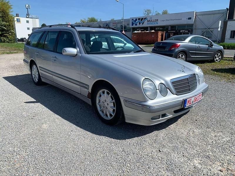 Occasion Mercedes E240 Elegance 170 ch (125 kW) 2000 Argent Break