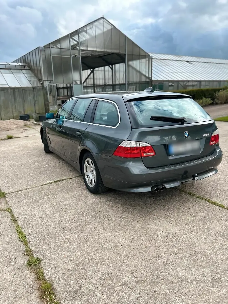 Gebraucht BMW 525 177 PS (130 kW) 2004 Grau Kombi