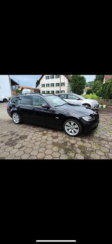 Schwarz Gebraucht 2006 BMW 330 Sport Line Kombi | 4.650 € (Superpreis) - Bild 1/4