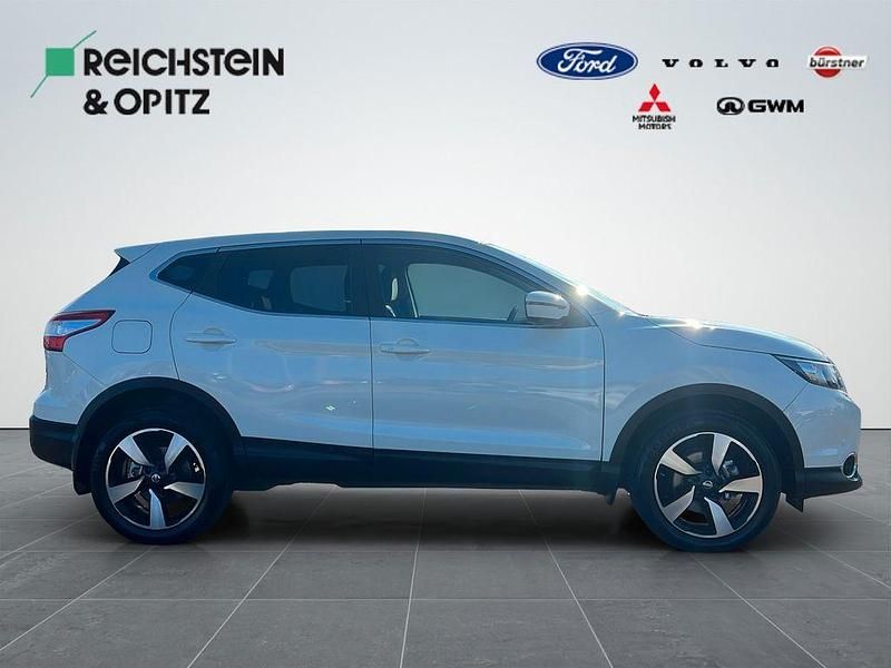 Gebraucht Nissan Qashqai N-Connecta 131 PS (96 kW) 2017 Weiß SUV