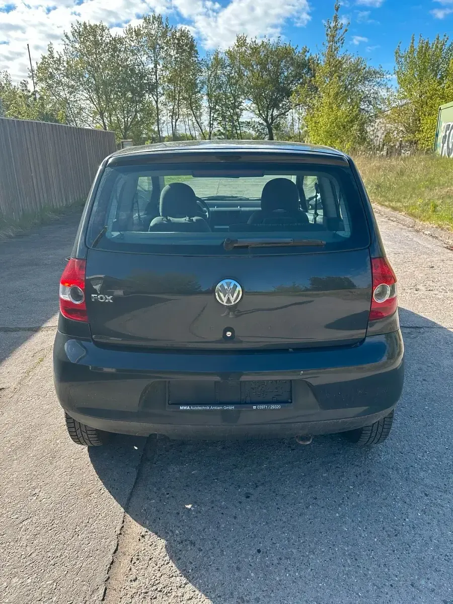 Usado VW Fox 55 CV (40 kW) 2007 Gris Utilitario