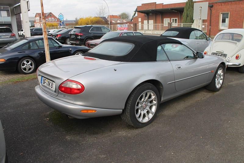 Gebraucht Jaguar XK 284 PS (208 kW) 2000 Silber Cabrio