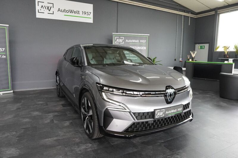 Grau Gebraucht 2025 Renault Mégane Techno Limousine | 32.990 € (Superpreis) - Bild 1/4