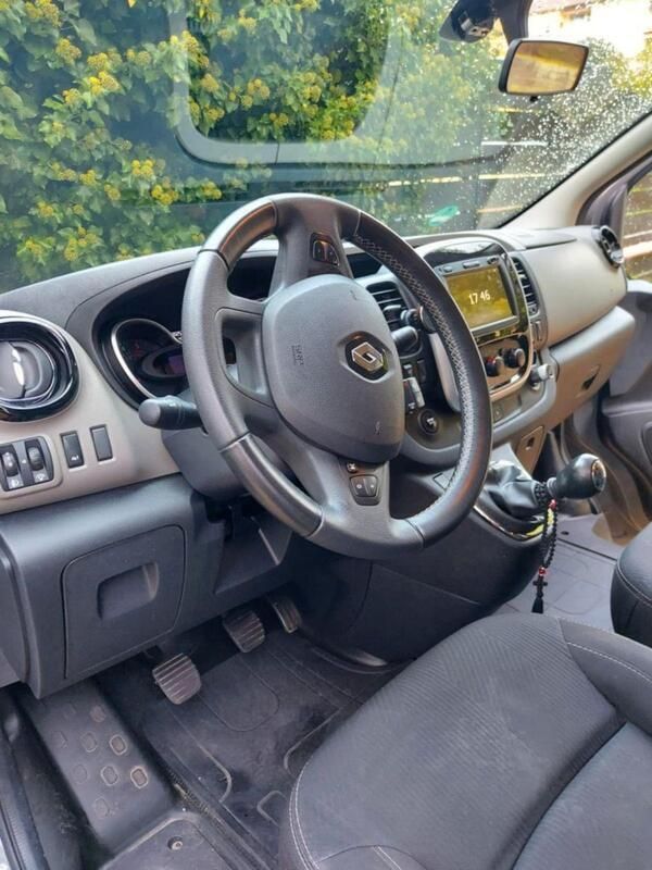 Grau Gebraucht 2019 Renault Trafic Van | 18.500 € (Teuer) - Bild 1/4