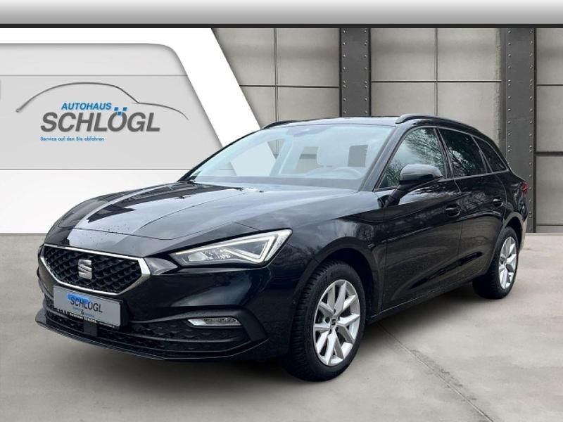 Mitternachtsschwarz (metallic) Gebraucht 2022 Seat Leon Style Kombi | 23.950 € (Etwas zu teuer) - Bild 1/4