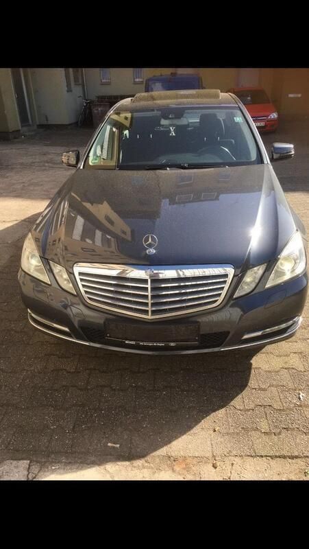 Grau Gebraucht 2011 Mercedes E250 Limousine | 7.250 € (Superpreis) - Bild 1/4