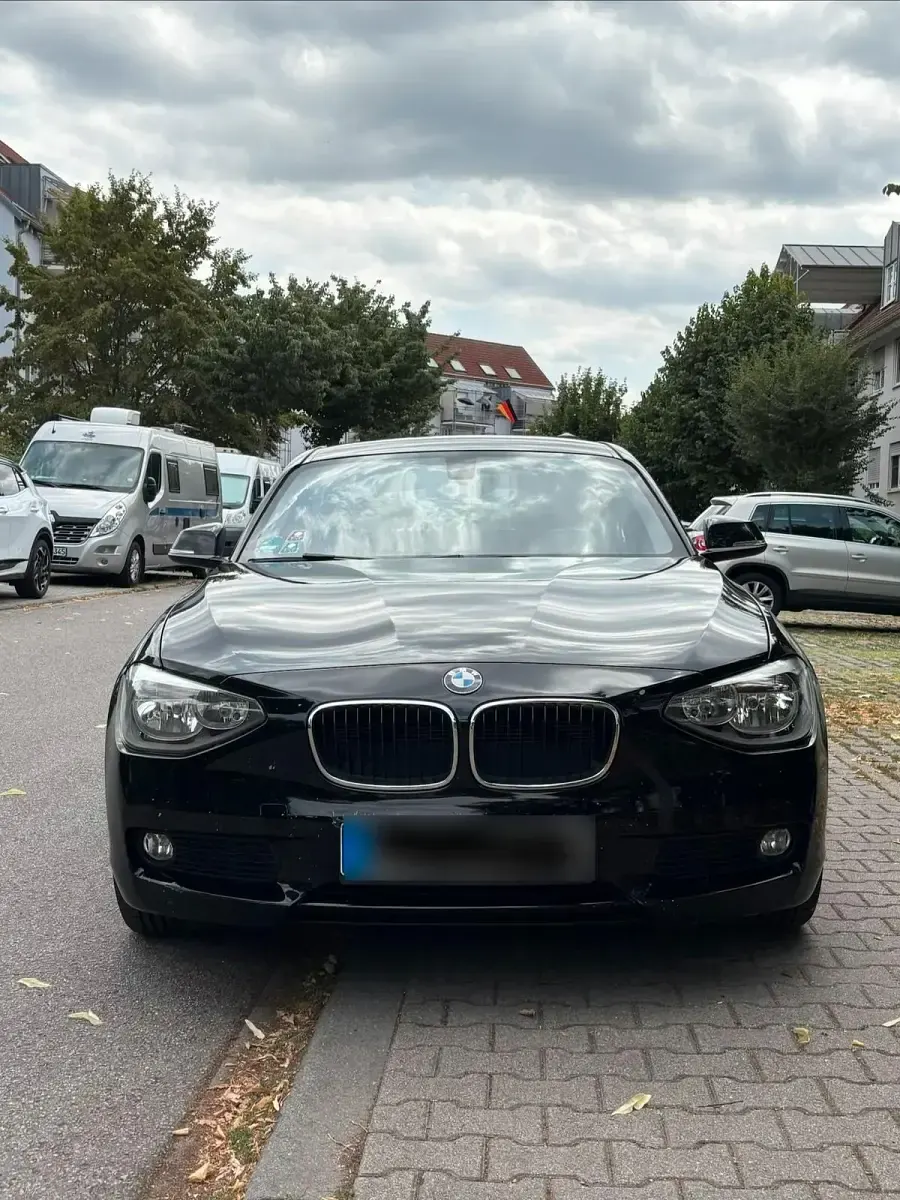 Gebraucht BMW 116 116 PS (85 kW) 2012 Schwarz Kleinwagen