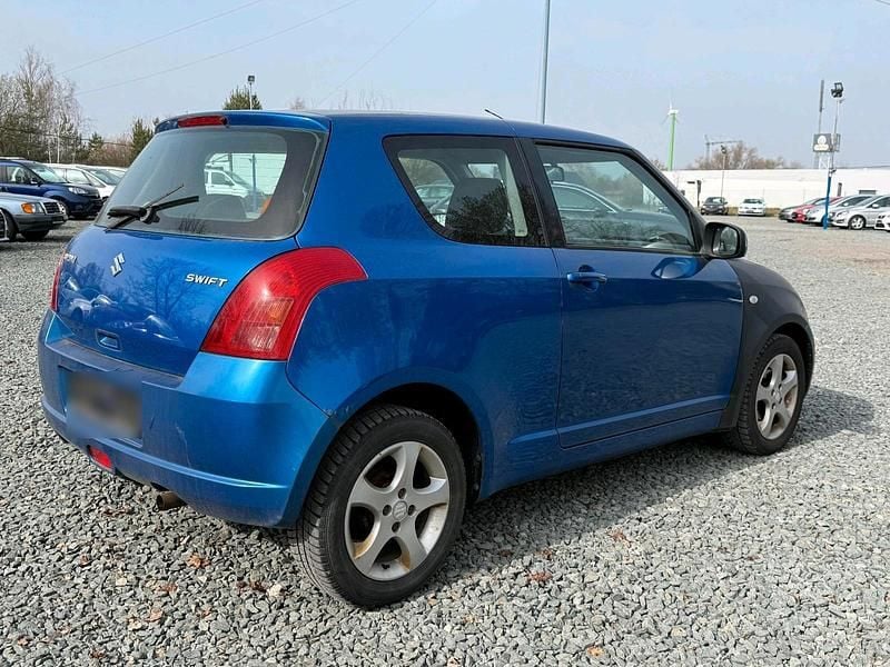 Gebraucht Suzuki Swift 92 PS (67 kW) 2006 Blau Kleinwagen