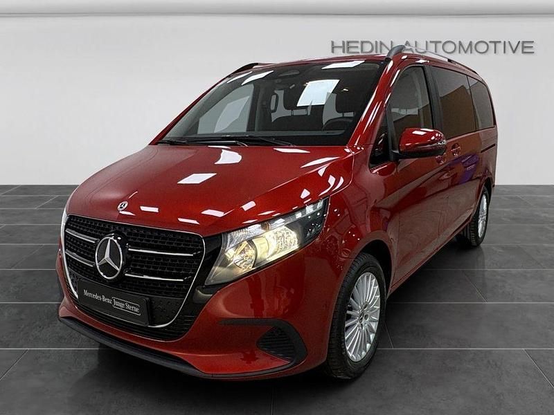 Gebraucht Mercedes V250 190 PS (139 kW) 2024 Rot Van / Kleinbus